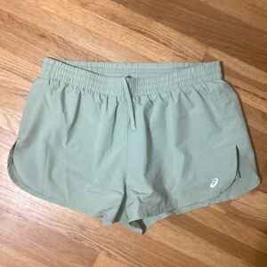 ASICS women’s 2-in-1 shorts. Sage green. Built in bike shorts